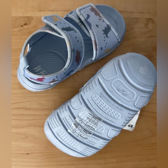 H&M baby sandals size 6 - Picture 2 of 5